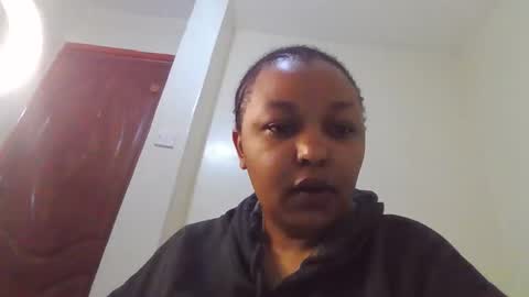 Snapshot of salty_surprise_ chatting on 12/16/25, 06:18 salty_surprise_ online show from 12/16/25, 06:18