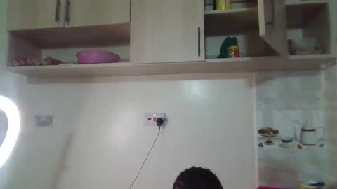 Snapshot of salty_surprise_ chatting on 12/16/25, 06:24 salty_surprise_ online show from 12/16/25, 06:24