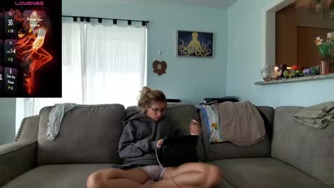 Snapshot of saltycaptain69_hatgirl69 chatting on 09/23/25, 01:47 Salty Captain 69 Hat Girl 69 online show from 09/23/25, 01:47