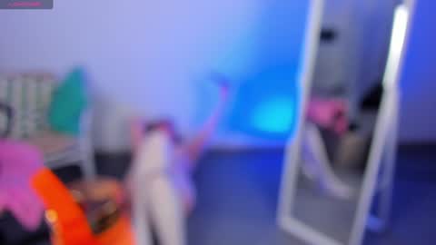 Snapshot of salut_love chatting on 02/05/25, 03:52 Ruby online show from 02/05/25, 03:52