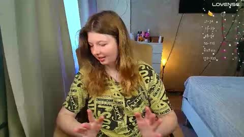 Snapshot of salut_love chatting on 09/27/25, 10:42 Ruby online show from 09/27/25, 10:42