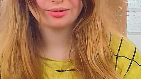 Snapshot of salut_love chatting on 09/28/25, 12:32 Ruby online show from 09/28/25, 12:32