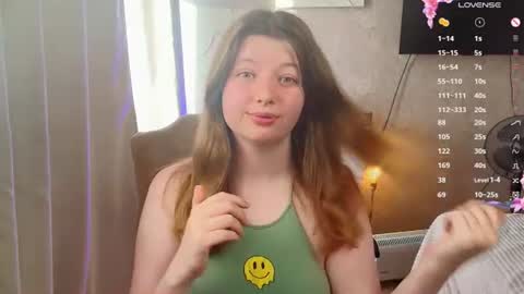 Snapshot of salut_love chatting on 06/12/26, 04:06 Ruby online show from 06/12/26, 04:06