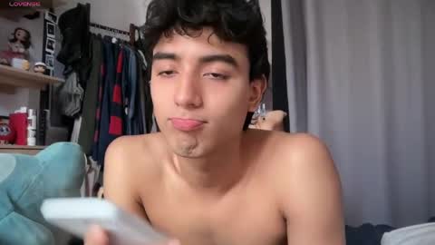 salvatore_montt online show from 03/25/26, 07:09