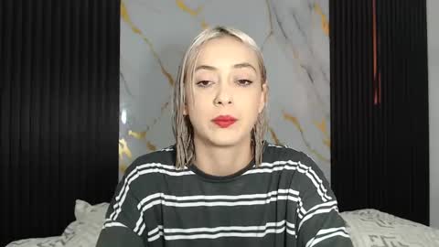 Snapshot of sam_and_mike chatting on 01/12/25, 10:33 sammmikee online show from 01/12/25, 10:33