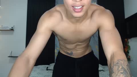 Snapshot of sam_and_mike chatting on 02/22/25, 01:33 sammmikee online show from 02/22/25, 01:33