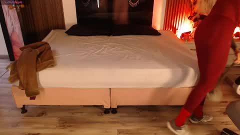 SAM MANSON online show from 05/26/26, 02:13