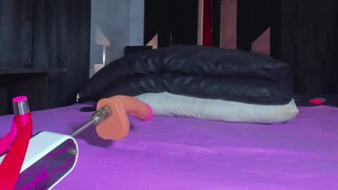 sam_naughty18 online show from 05/20/26, 02:07