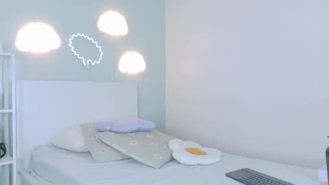 Snapshot of samagrey__ chatting on 12/15/25, 11:36 online show from 12/15/25, 11:36