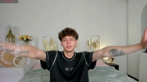 Snapshot of samanie_ chatting on 09/26/25, 01:48 Sam online show from 09/26/25, 01:48