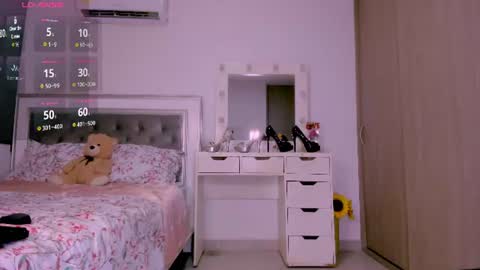 Snapshot of samanta_65 chatting on 07/16/26, 03:12 carolina online show from 07/16/26, 03:12