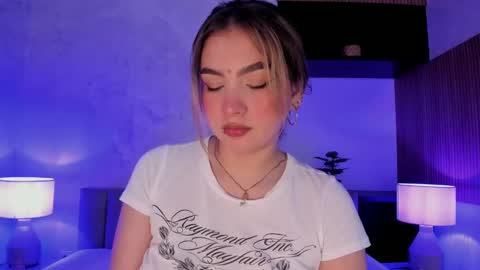 Snapshot of samanta_bone chatting on 02/08/25, 12:17 Samanta online show from 02/08/25, 12:17