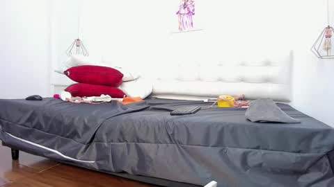 Snapshot of samanta_joness chatting on 12/19/24, 12:34 Sofia online show from 12/19/24, 12:34