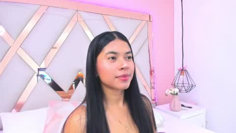 Snapshot of samantaa_shy chatting on 06/17/26, 03:31 sam online show from 06/17/26, 03:31