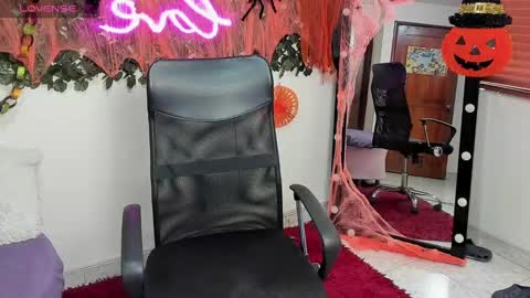 samantaortiz_ online show from 10/29/25, 08:21