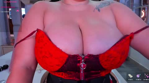 Snapshot of samantasm chatting on 01/15/25, 05:40 S A M A N T A online show from 01/15/25, 05:40