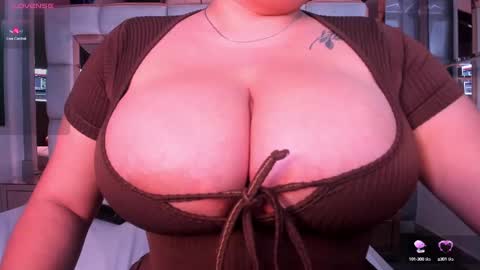 Snapshot of samantasm chatting on 02/19/25, 09:50 S A M A N T A online show from 02/19/25, 09:50