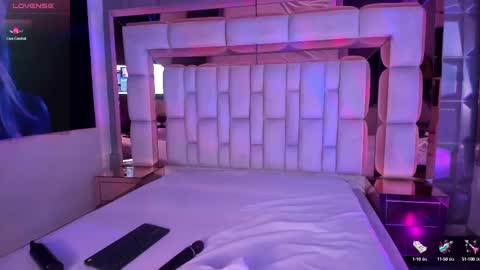 Snapshot of samantasm chatting on 02/27/25, 06:18 S A M A N T A online show from 02/27/25, 06:18