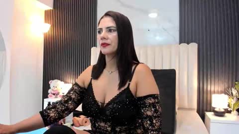 Samantha online show from 11/14/25, 04:22