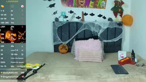 Samantha online show from 10/31/25, 03:07