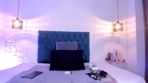 samantha_foxyy online show from 07/15/26, 10:53