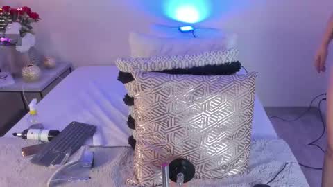 Samantha online show from 02/22/26, 04:05