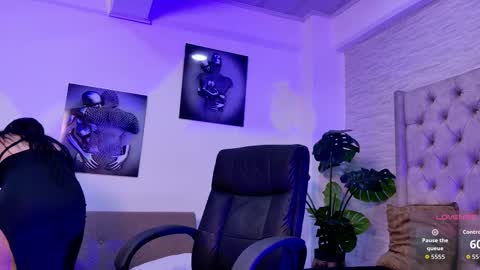 Snapshot of samantha_kenth chatting on 12/18/25, 01:06 Samantha online show from 12/18/25, 01:06