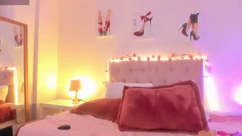 Snapshot of samantha_spike chatting on 06/11/26, 12:32 Samantha online show from 06/11/26, 12:32