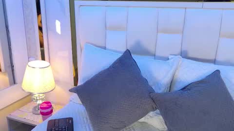 samanthaa_sm online show from 11/22/25, 11:53