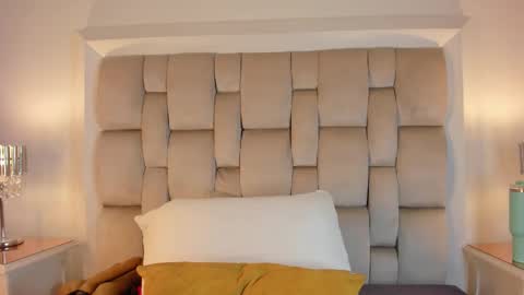 Samantha online show from 10/27/25, 03:43