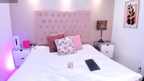 Samantha online show from 03/17/26, 05:22