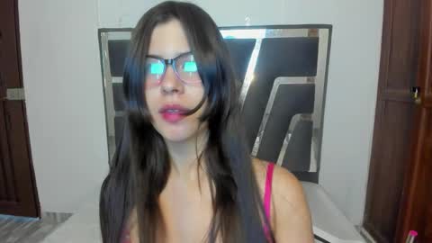 samanthahill_ online show from 03/25/26, 08:15