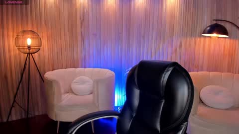 Snapshot of samanthaklein_ chatting on 12/29/24, 11:29 Samantha Klein online show from 12/29/24, 11:29