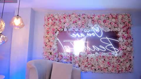 Snapshot of samanthaklein_ chatting on 09/15/25, 12:32 Samantha Klein online show from 09/15/25, 12:32