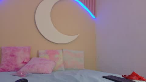 Snapshot of samanthalaurent chatting on 06/11/26, 02:53 samanthalaurent online show from 06/11/26, 02:53