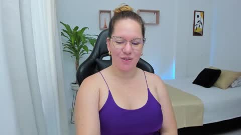 Snapshot of samanthaleon chatting on 12/14/24, 05:36 Samantha samy online show from 12/14/24, 05:36