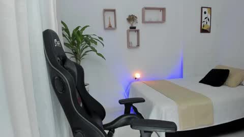 Snapshot of samanthaleon chatting on 12/20/24, 06:08 Samantha samy online show from 12/20/24, 06:08