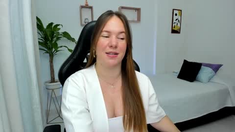 Snapshot of samanthaleon chatting on 03/01/25, 01:43 Samantha samy online show from 03/01/25, 01:43