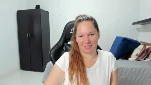 Snapshot of samanthaleon chatting on 10/10/25, 12:42 Samantha samy online show from 10/10/25, 12:42