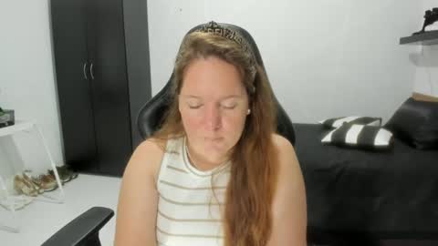 Snapshot of samanthaleon chatting on 11/15/25, 10:15 Samantha samy online show from 11/15/25, 10:15