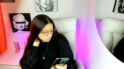 Samantha online show from 04/09/26, 03:17