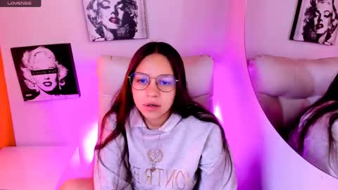 Samantha online show from 04/22/26, 03:24