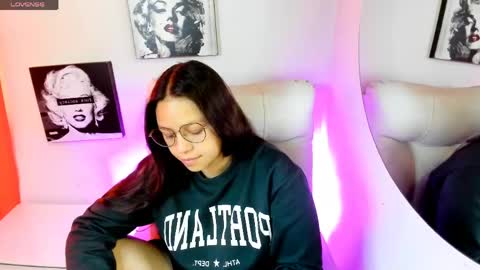 Samantha online show from 04/23/26, 03:47