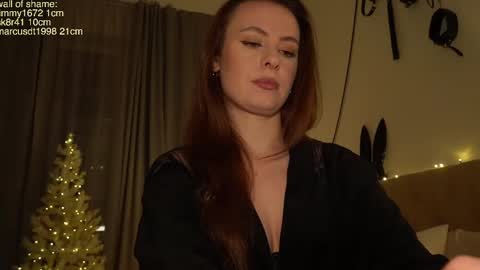 Snapshot of samanthavixen chatting on 12/15/24, 08:25 Goddess Samantha Vixen online show from 12/15/24, 08:25