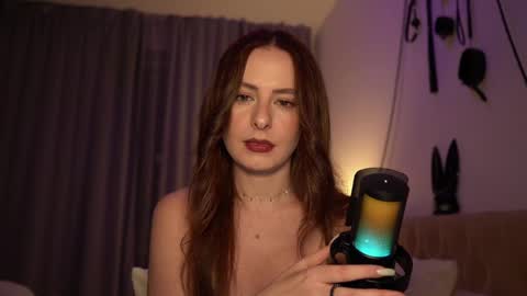 Snapshot of samanthavixen chatting on 02/04/25, 05:34 Goddess Samantha Vixen online show from 02/04/25, 05:34
