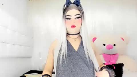 samanthax_xissadora1 online show from 02/17/25, 08:09