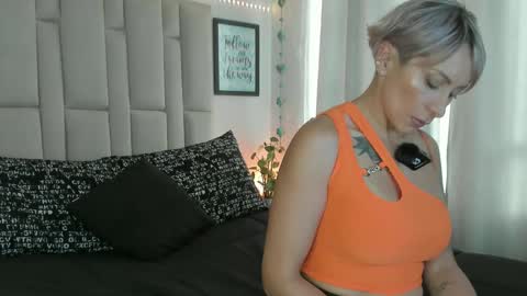 Samixmami online show from 02/08/25, 10:08