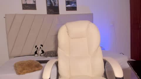 samaraa_smith1 online show from 02/10/26, 12:09