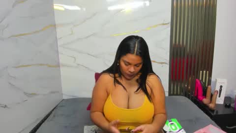 Snapshot of samevanshot chatting on 11/21/25, 03:05 samevanshot online show from 11/21/25, 03:05