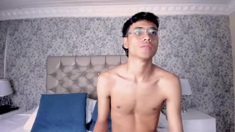 Samfrrost online show from 04/14/26, 12:33